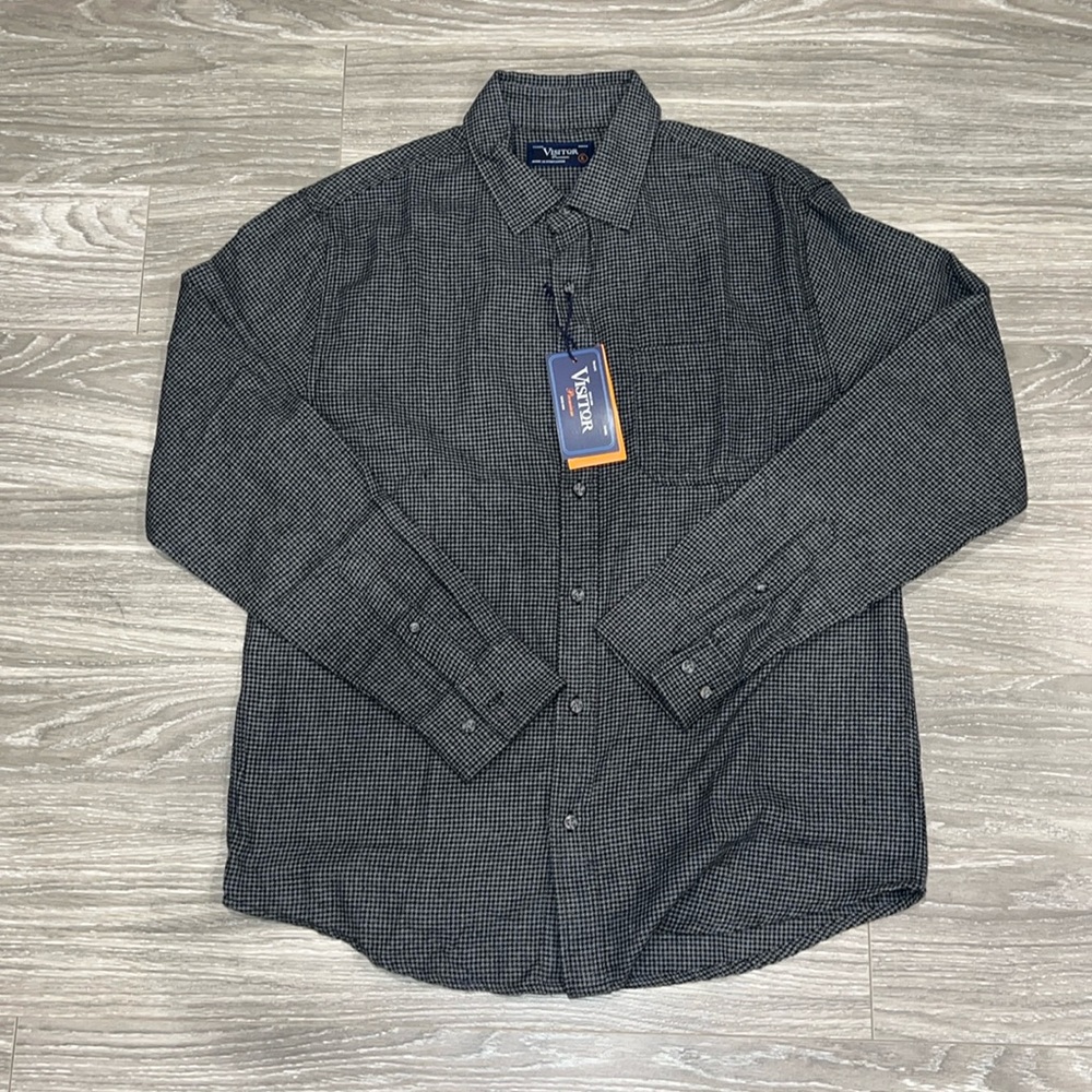 Visitor button down shirt. Size L. NWT